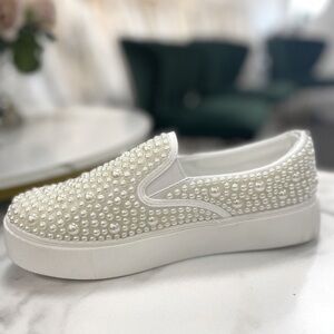 Pearl bridal sneaker